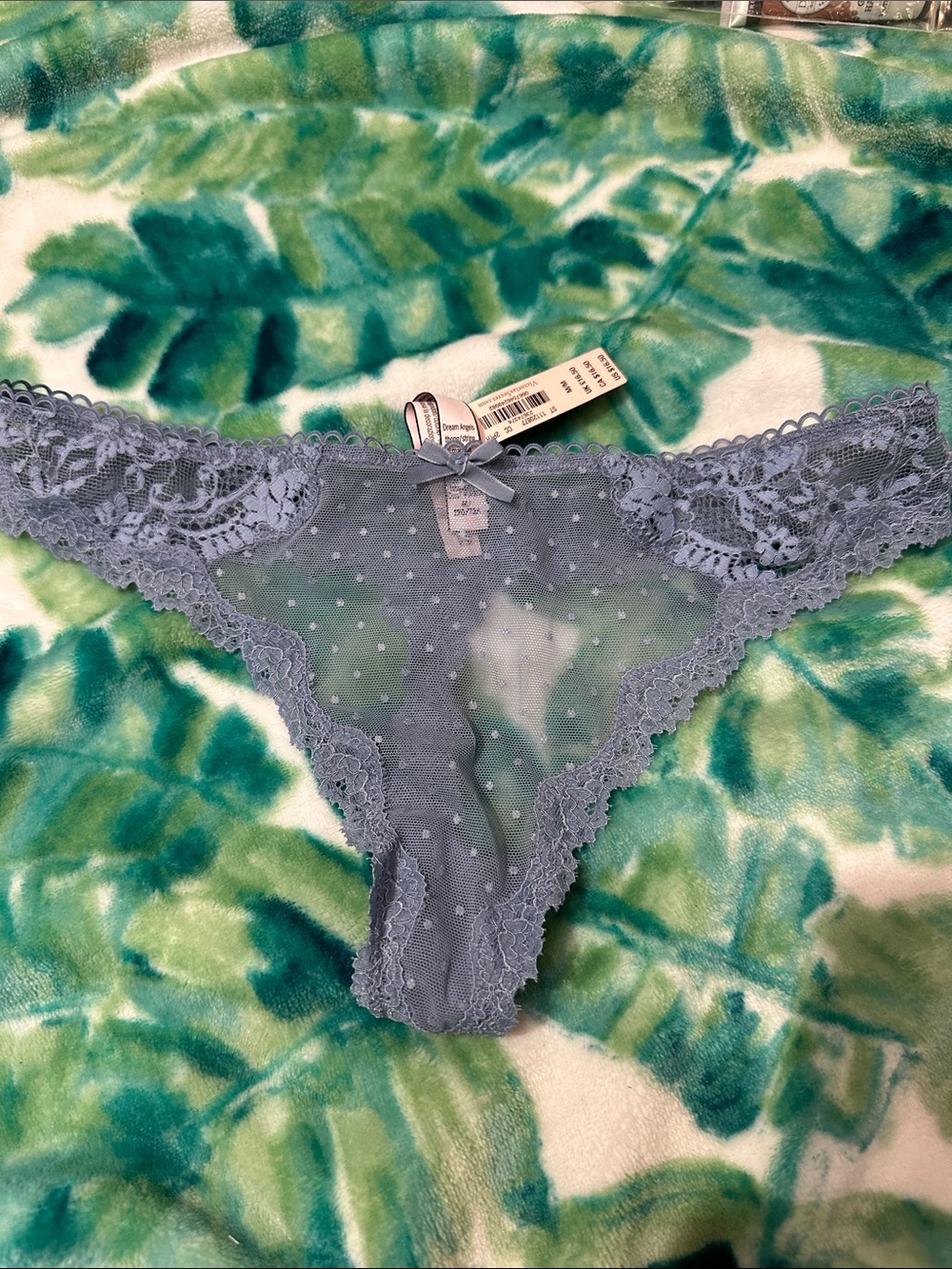 Victoria’s Secret Dream Angels Thong Panty,M,NWT